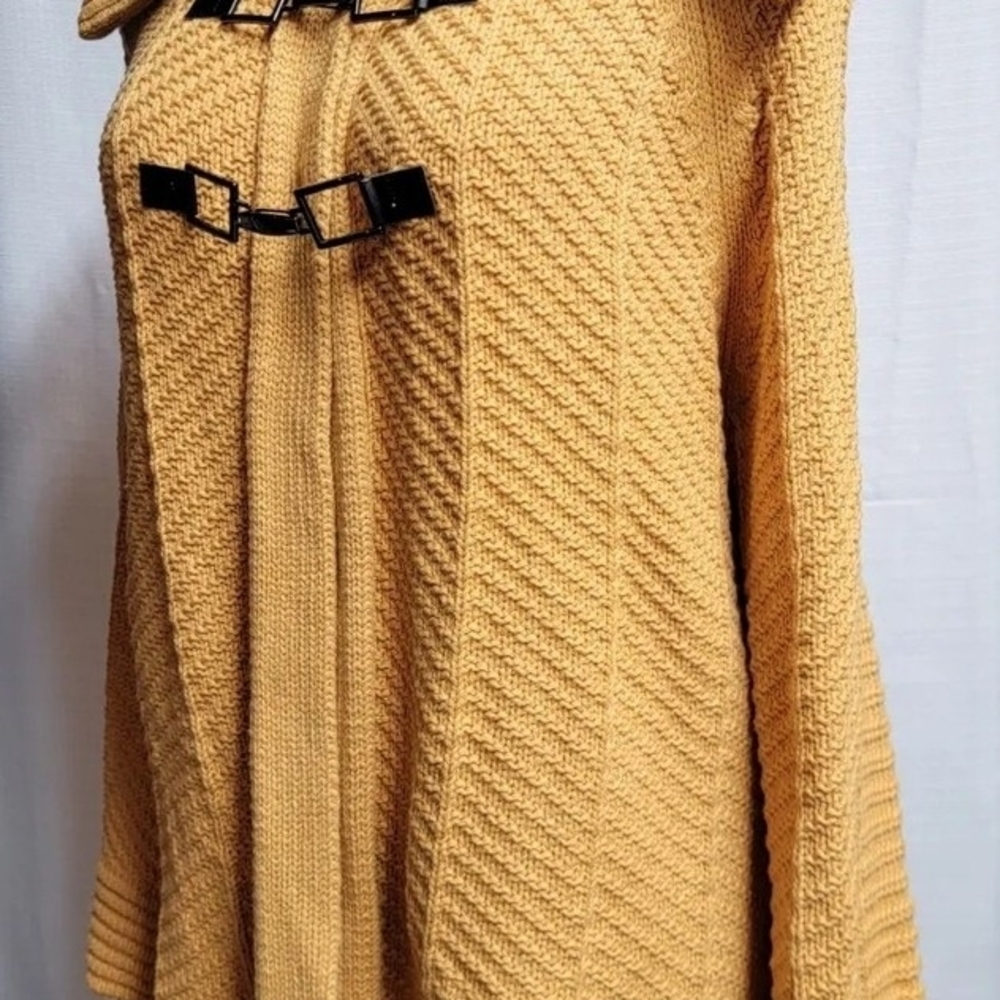 JM Collection Yellow Sweater with Black Buckle Accents